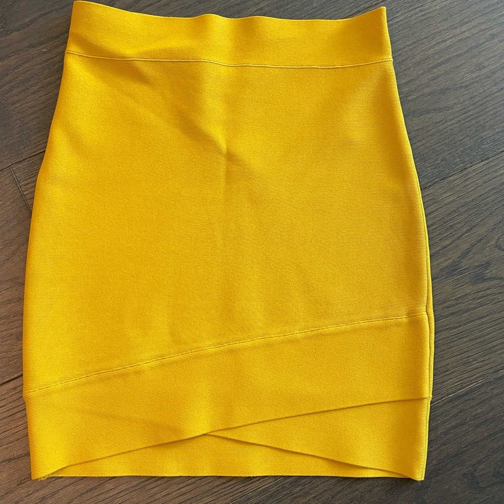 BCBG MAXAZRIA mini Skirt